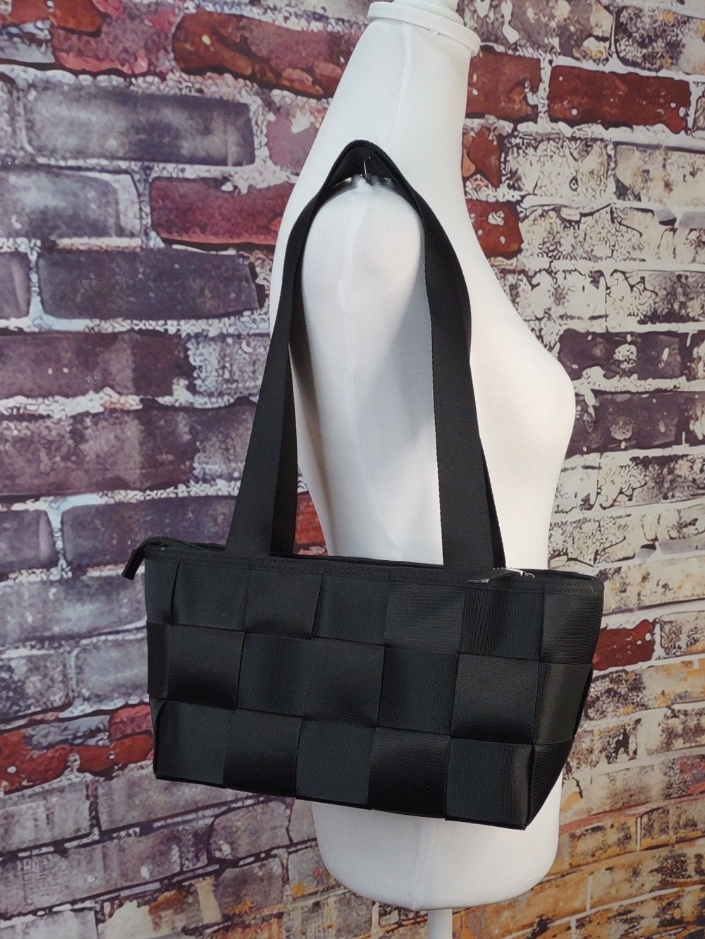 Comely Woven Seat Belt Tote Bag